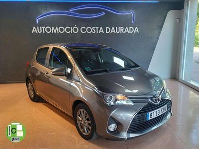 Gris Usado 2017 Toyota Yaris Active Utilitario | 12.700 € (Caro)