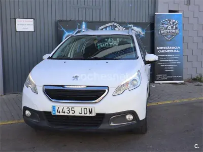 Usado Peugeot 2008 Active 82 CV (60 kW) 2015 Blanco SUV