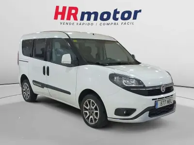 Usado Fiat Doblò Trekking 121 CV (88 kW) 2022 Blanco Monovolumen