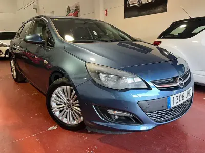Usado Opel Astra Excellence 110 CV (80 kW) 2015 Azul Berlina