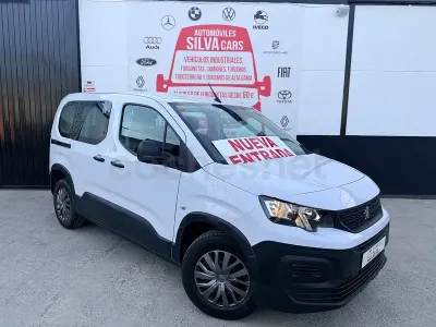 Usado Peugeot Rifter Allure 100 CV (73 kW) 2023 Blanco Monovolumen