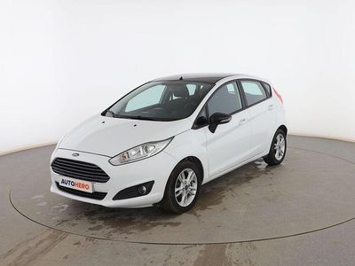 Usado Ford Fiesta Trend 100 CV (73 kW) 2015 Blanco Berlina