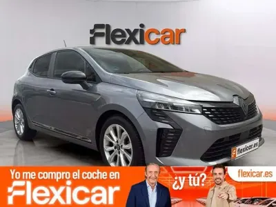 Usado Renault Clio Evolution 91 CV (66 kW) 2024 Gris Utilitario