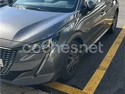 Usado Peugeot 208 Style 100 CV (73 kW) 2021 Gris / plata Utilitario