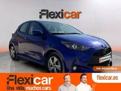 Usado Toyota Yaris Active 116 CV (85 kW) 2025 Azul Utilitario