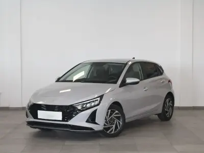 Käytetty Hyundai i20 101 HP (74 kW) 2024 Harmaa Sedan