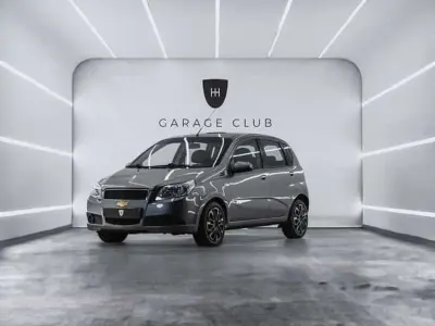 Usado Chevrolet Aveo LS 84 CV (61 kW) 2010 Gris Utilitario
