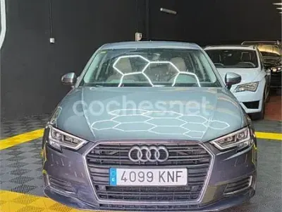 Usado Audi A3 150 CV (110 kW) 2018 Gris / plata Berlina