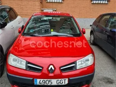 Usado Renault Mégane III 100 CV (73 kW) 2008 Rojo Berlina