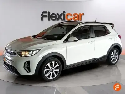 Usado Kia Stonic 84 CV (61 kW) 2022 Blanco SUV