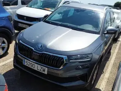 Usado Skoda Karoq Ambition 116 CV (85 kW) 2022 Gris SUV