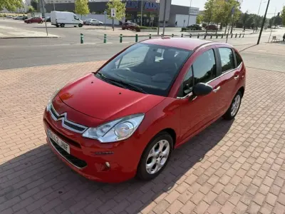 Usado Citroën C3 Exclusive 99 CV (72 kW) 2016 Rojo Utilitario