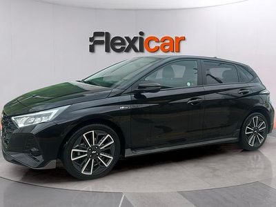 Usado Hyundai i20 100 CV (73 kW) 2022 Negro Utilitario