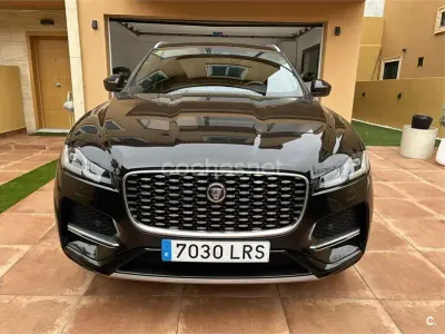 Usado Jaguar F-Pace R-Dynamic 404 CV (297 kW) 2021 Negro SUV