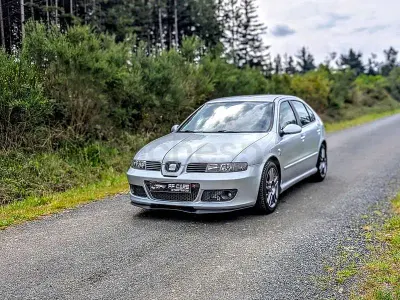 Usado Seat Leon 150 CV (110 kW) 2005 Gris / plata Utilitario