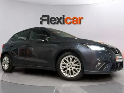 Usado Seat Ibiza Style 80 CV (58 kW) 2024 Gris Utilitario