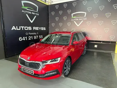 Usado Skoda Octavia Sport 150 CV (110 kW) 2021 Rojo Familiar