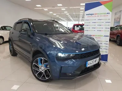 Begagnad Lynk & Co 01 261 HK (191 kW) 2023 Blå SUV