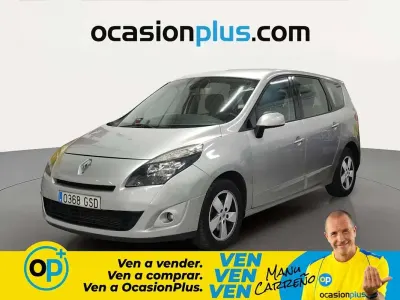 Usado Renault Grand Scénic II Dynamique 106 CV (77 kW) 2009 Gris Monovolumen