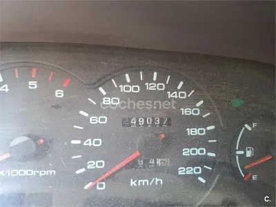 Usado SsangYong Korando 100 CV (73 kW) 1999 Gris / plata SUV