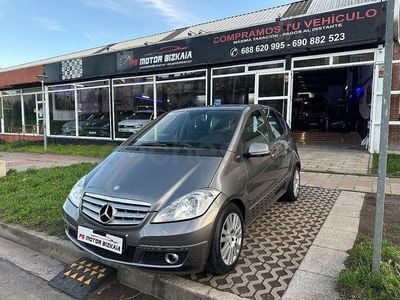 Usado Mercedes A180 AMG 109 CV (80 kW) 2012 Gris / plata Berlina