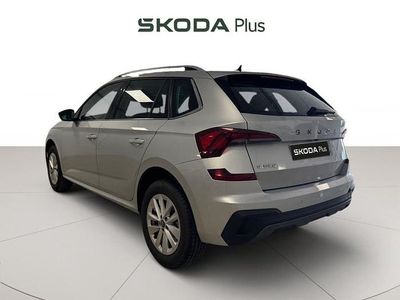 Usado Skoda Kamiq Selection 115 CV (84 kW) 2025 Gris plata SUV