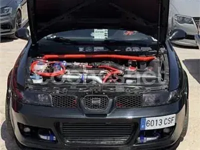 Usado Seat Leon Sport 150 CV (110 kW) 2004 Negro Utilitario