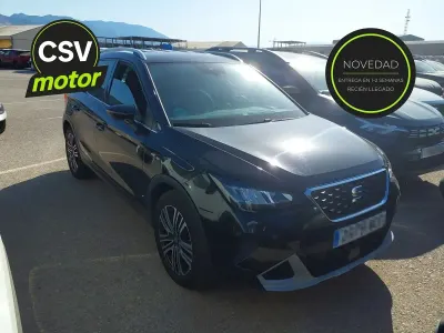 Usado Seat Arona Xperience 116 CV (85 kW) 2025 Negro SUV