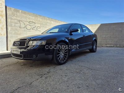 Usado Audi A4 130 CV (95 kW) 2004 Azul Berlina