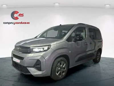 Usado Opel Combo 130 CV (95 kW) 2024 Gris / plata Monovolumen
