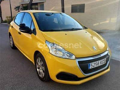 Usado Peugeot 208 Access 75 CV (55 kW) 2017 Amarillo Utilitario