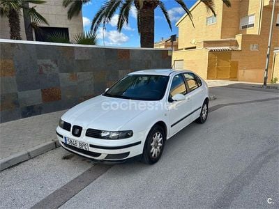 Usado Seat Leon Stella 75 CV (55 kW) 2001 Blanco Berlina