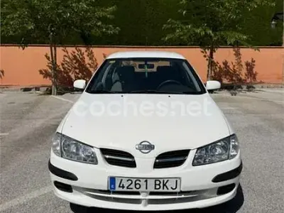 Usado Nissan Almera Comfort 110 CV (80 kW) 2001 Blanco Berlina