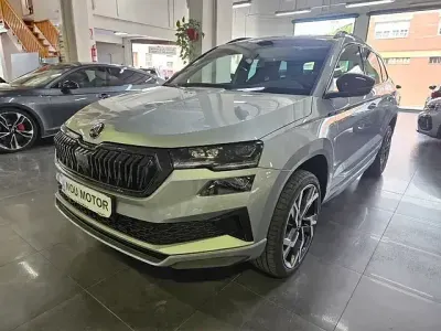 Nuevo Skoda Karoq SportLine 150 CV (110 kW) 2026 Gris SUV