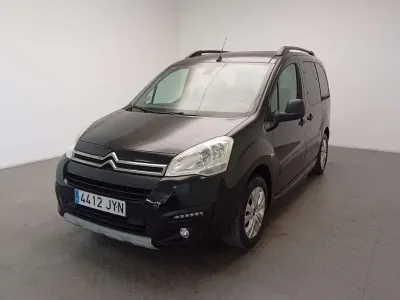 Usado Citroën Berlingo 99 CV (72 kW) 2017 Negro Monovolumen