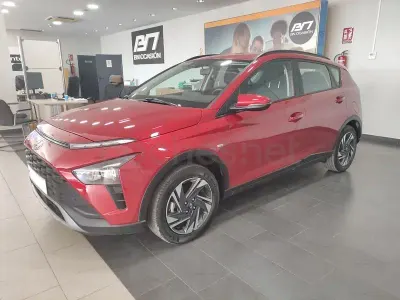 Usado Hyundai Bayon 100 CV (73 kW) 2022 Granate SUV