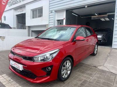 Usado Kia Rio 101 CV (74 kW) 2022 Rojo Utilitario