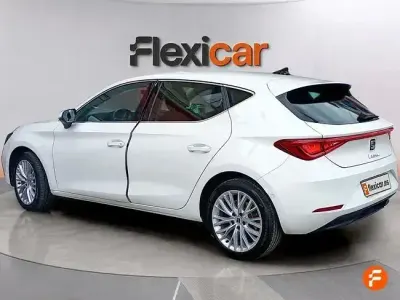 Usado Seat Leon XCELLENCE 150 CV (110 kW) 2022 Blanco Berlina