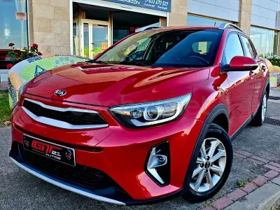 Usado Kia Stonic 84 CV (61 kW) 2017 Rojo SUV
