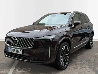 Käytetty Volvo XC90 Plus 250 HP (183 kW) 2025 Punainen Katumaasturi