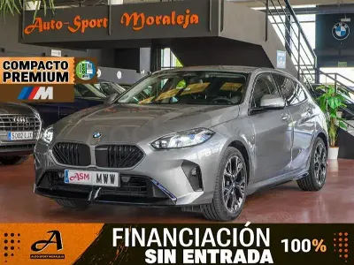 Usado BMW 120 Comfort Edition 163 CV (119 kW) 2025 Gris / plata Utilitario