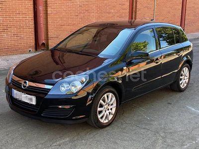 Negro Usado 2006 Opel Astra Enjoy Berlina | 4500 € (Un poco caro)