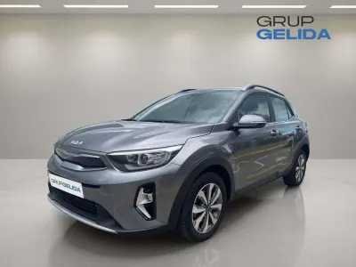 Usado Kia Stonic 101 CV (74 kW) 2025 Gris SUV