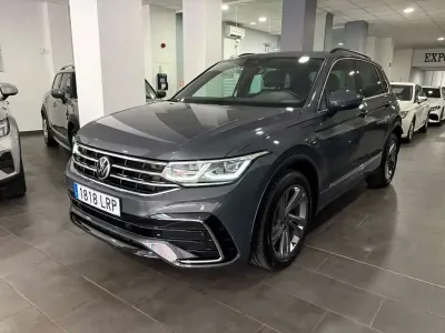 Usado VW Tiguan R-line 245 CV (180 kW) 2021 Gris SUV