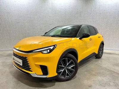 Usado Lexus LBX 136 CV (100 kW) 2025 Amarillo SUV