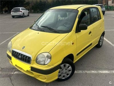 Usado Hyundai Atos GLS 55 CV (40 kW) 2000 Amarillo Utilitario