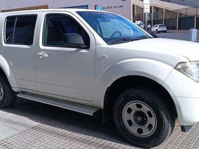 usado Nissan Pathfinder 2.5dCi LE