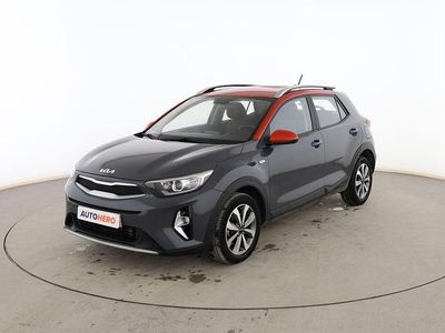 Usado Kia Stonic 101 HP (74 kW) 2022 Cinzento SUV