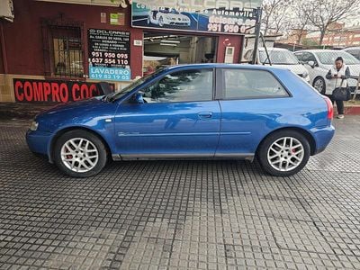 Azul Usado 2002 Audi A3 Attraction Utilitario | 3500 € (Precio justo)