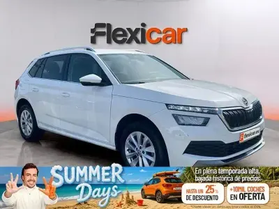 Usado Skoda Kamiq Selection 95 CV (69 kW) 2023 Blanco SUV